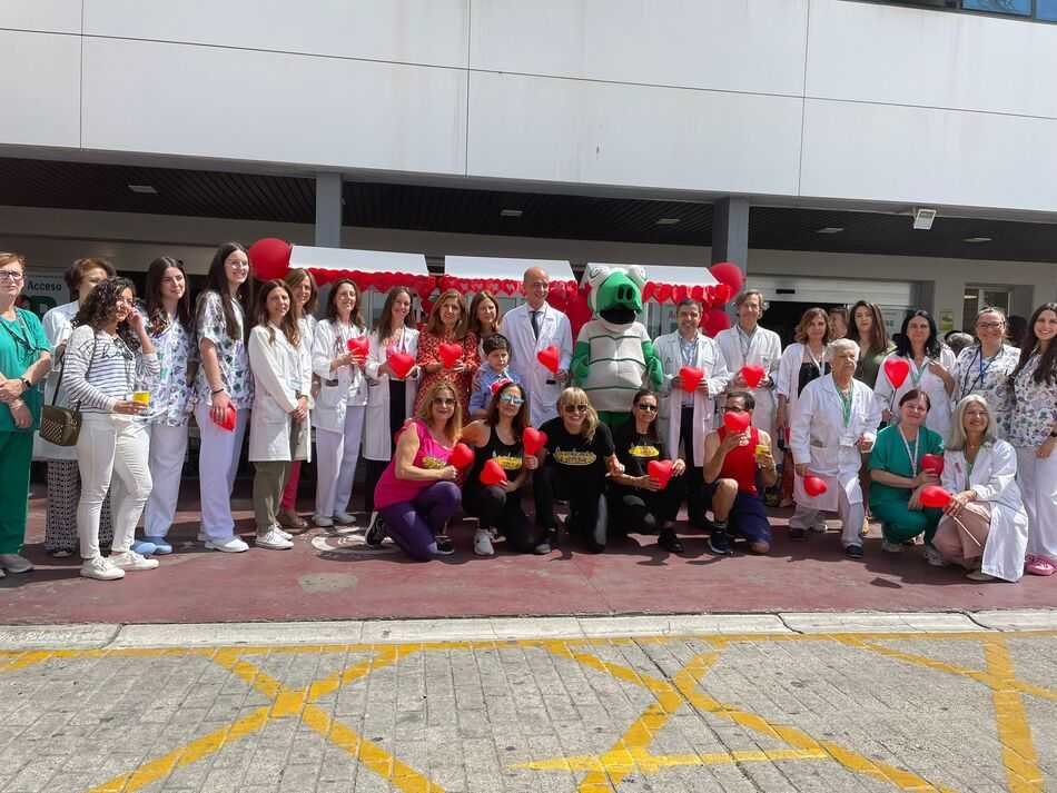 FOTO FAMILIA DIA DEL NIÑO HOSPITALIZADO (1)