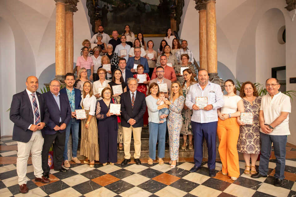 FOTO_-Entrega-de-Premios-del-Concurso-Provincial-de-Patios-Rincones-y-Rejas-_24-scaled (1)